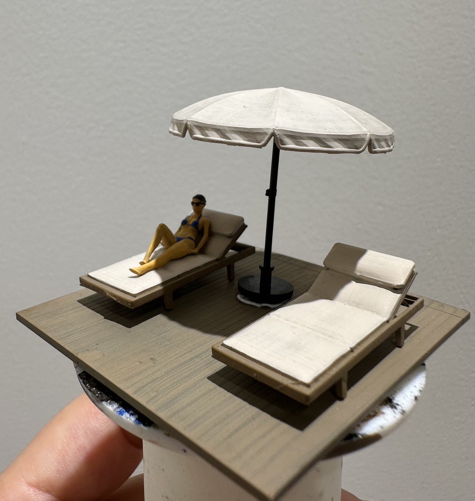 Diorama 1/64 Sun Bathing Micro - Tech Table Accessories ulasan dan harga