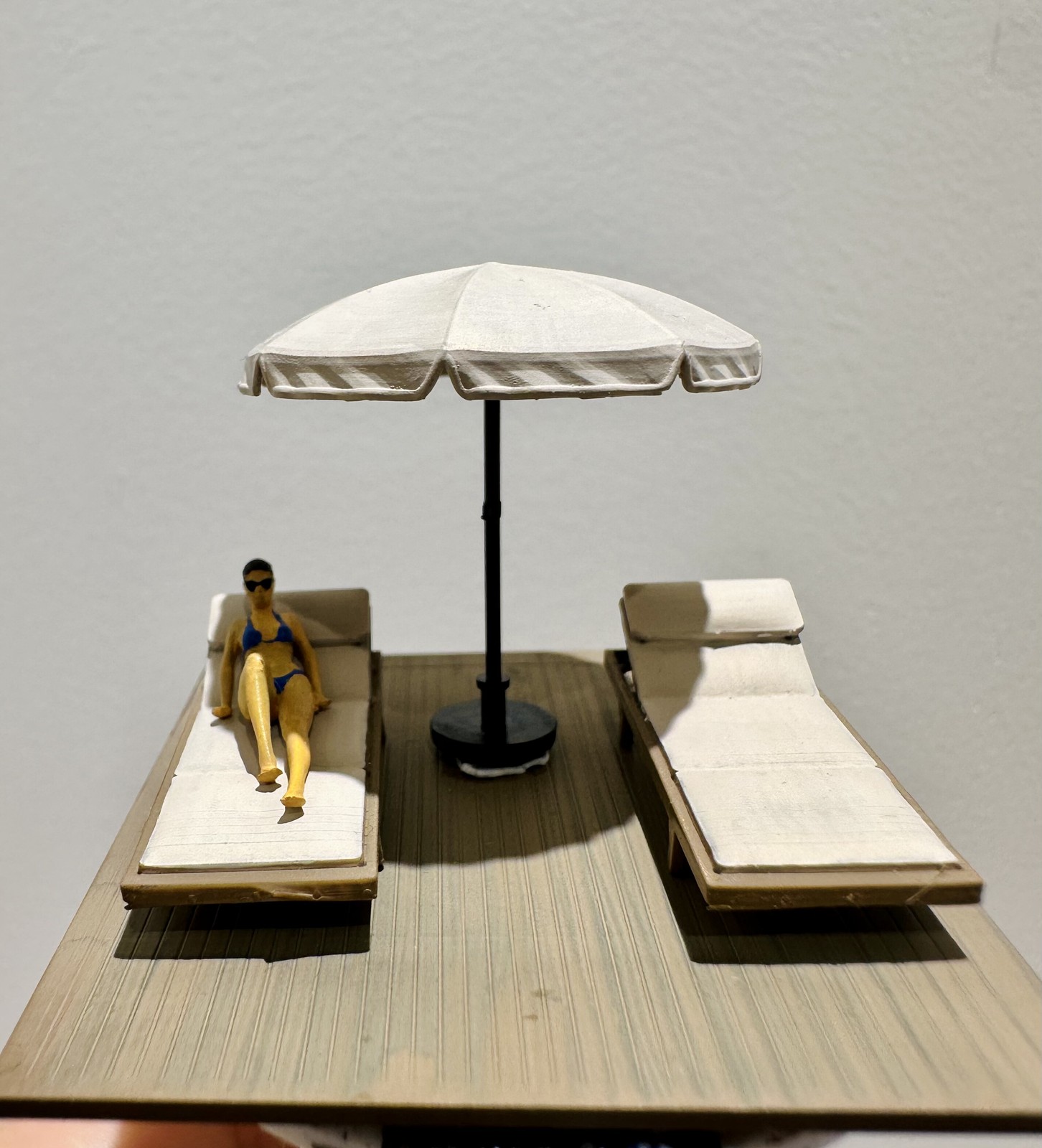 Diorama 1/64 Sun Bathing Micro - Tech Table Accessories ulasan dan harga
